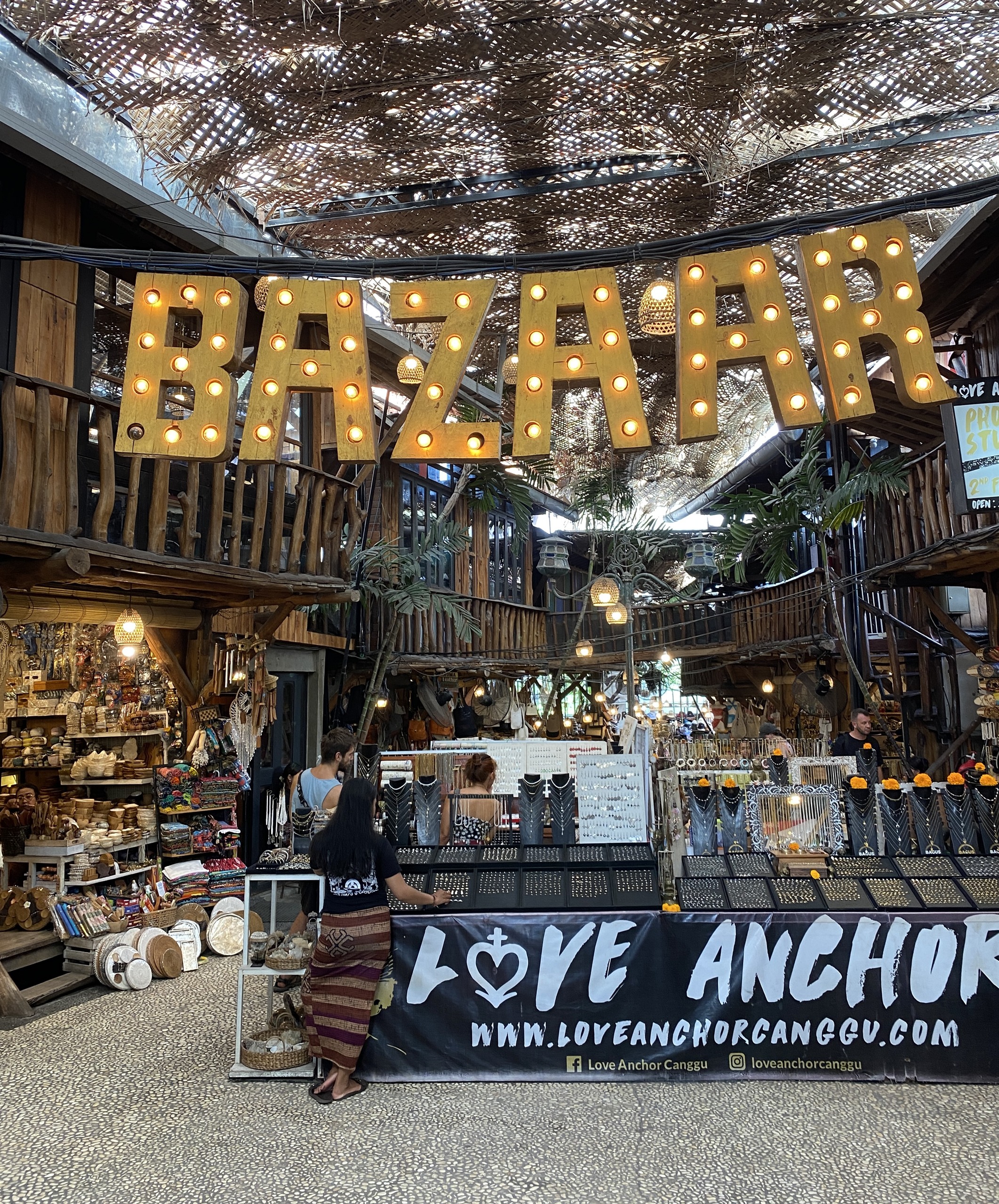 Love Anchor Market in Canggu