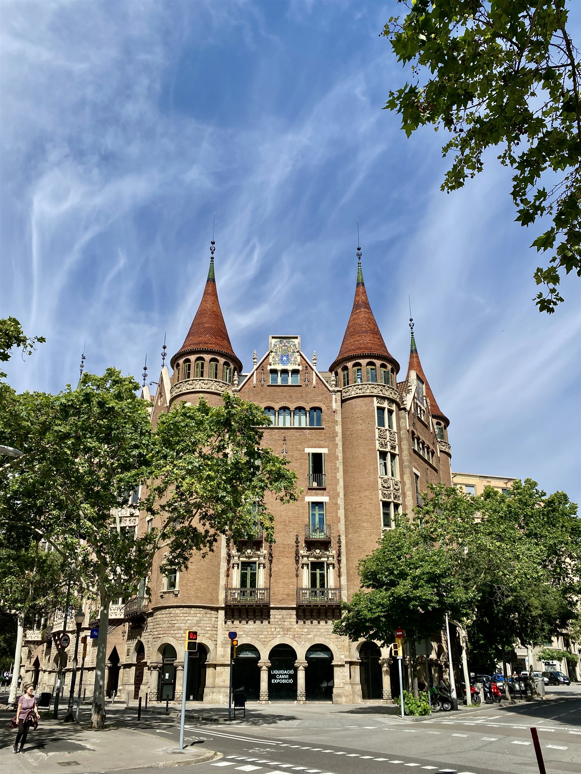 Casa de les Punxes, Barcelona
