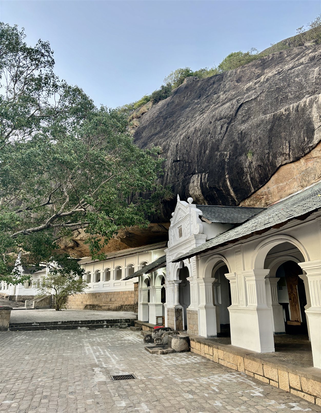 Ingang van de grottempels van Dambulla