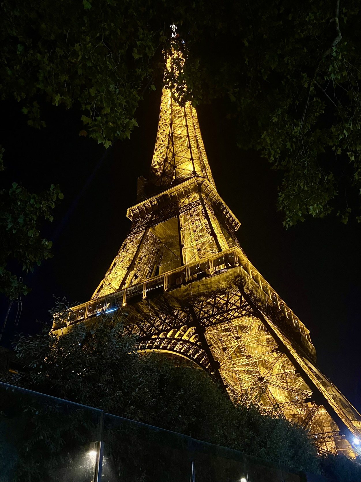 Eiffeltoren bij nacht