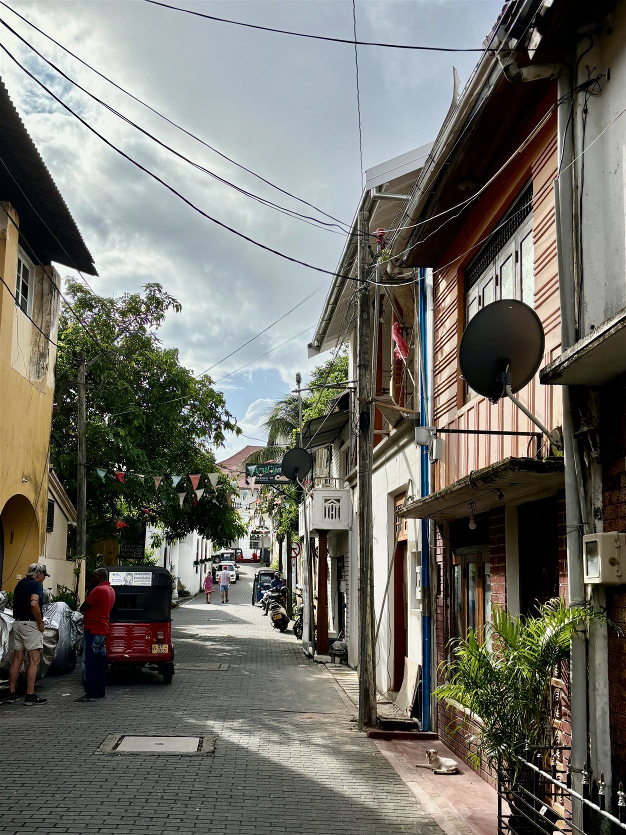 Straatje met koloniale gevels in Galle Fort