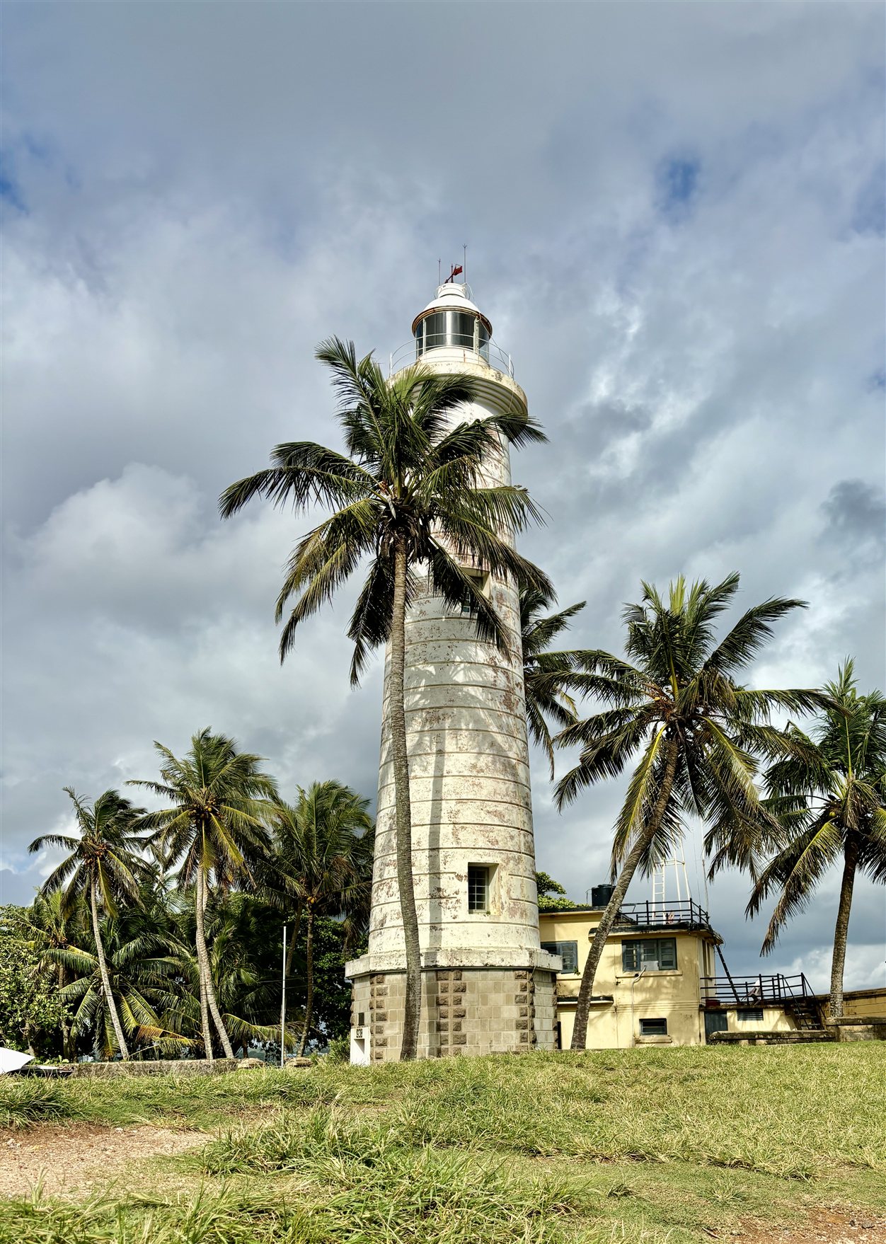 De Galle Lighthouse aan de oceaanzijde van het fort