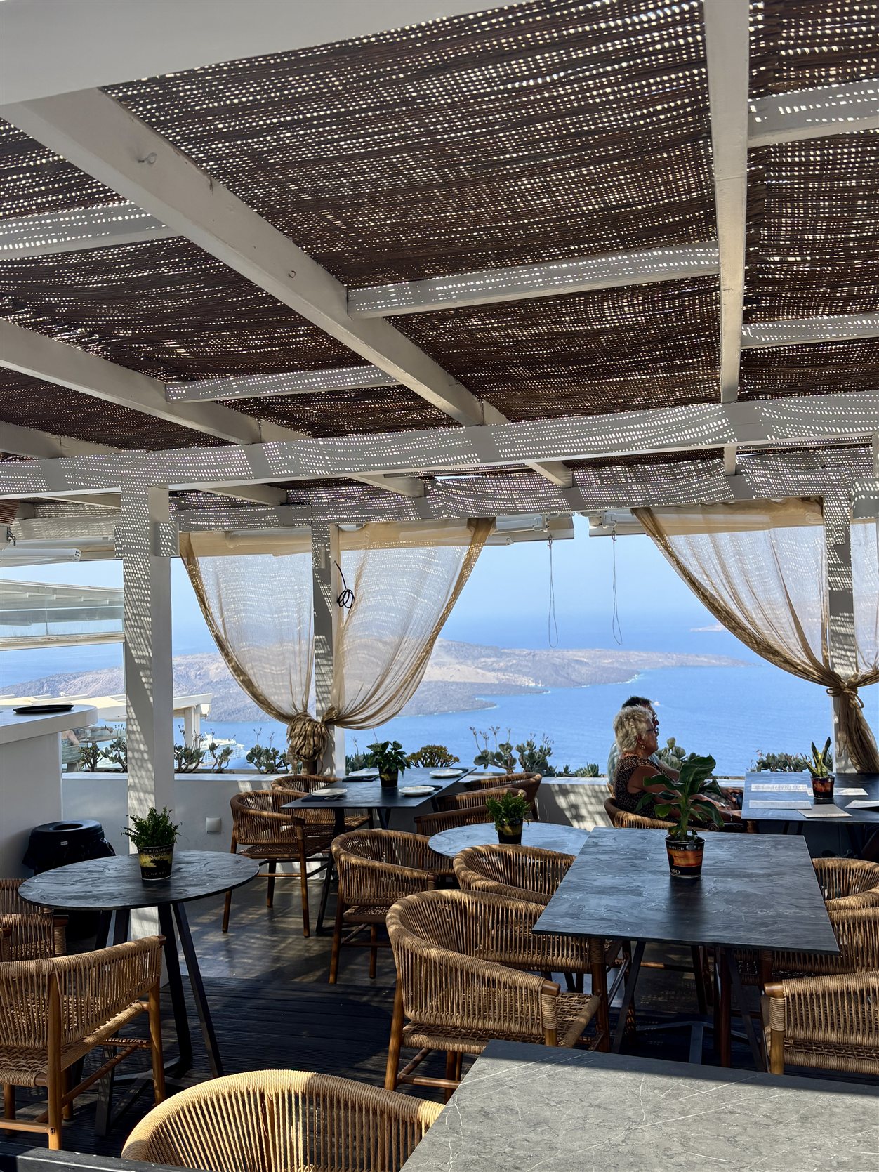 Restaurant met uitzicht in Imerovigli, Santorini