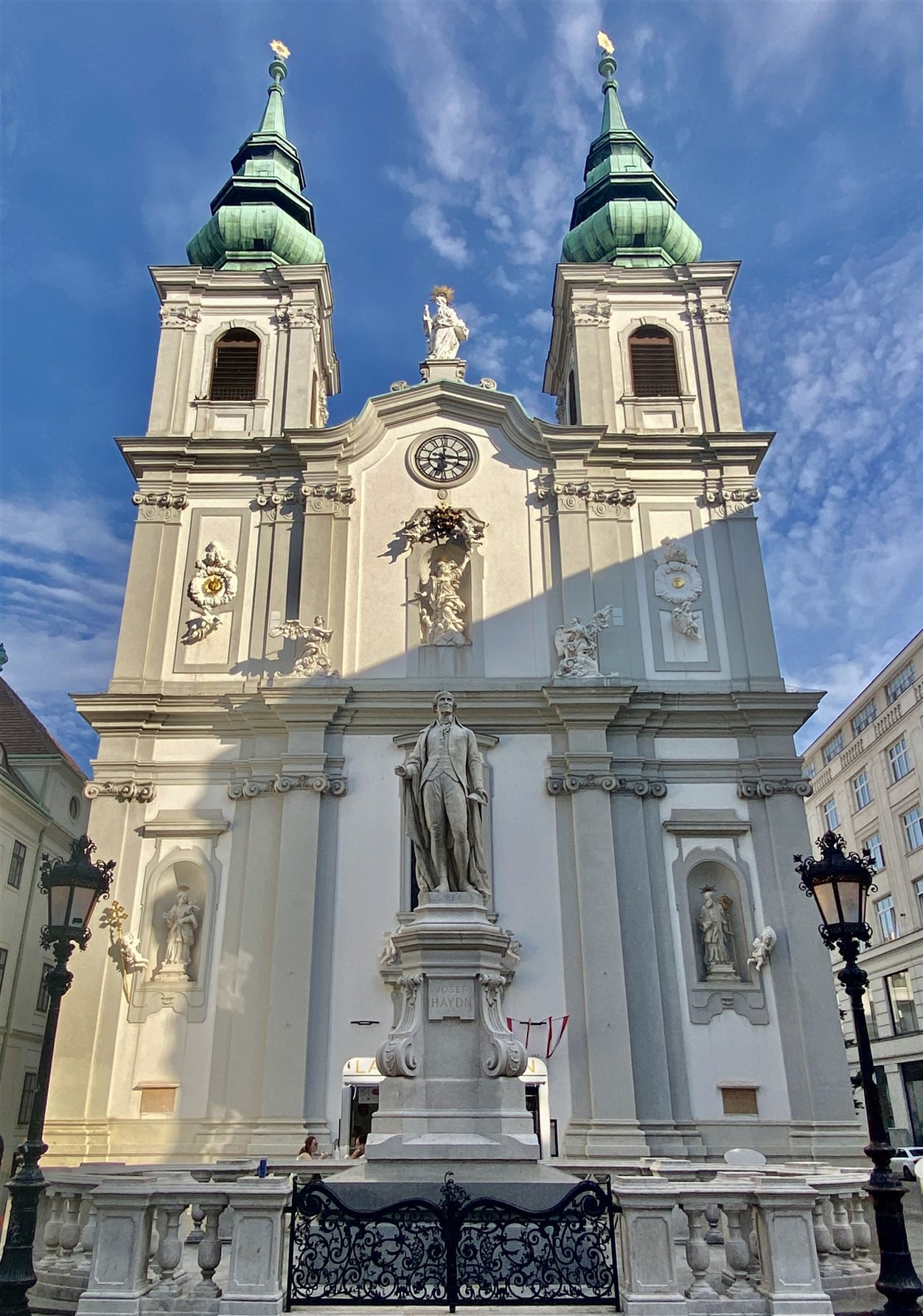Mariahilfer Kirche, Wenen