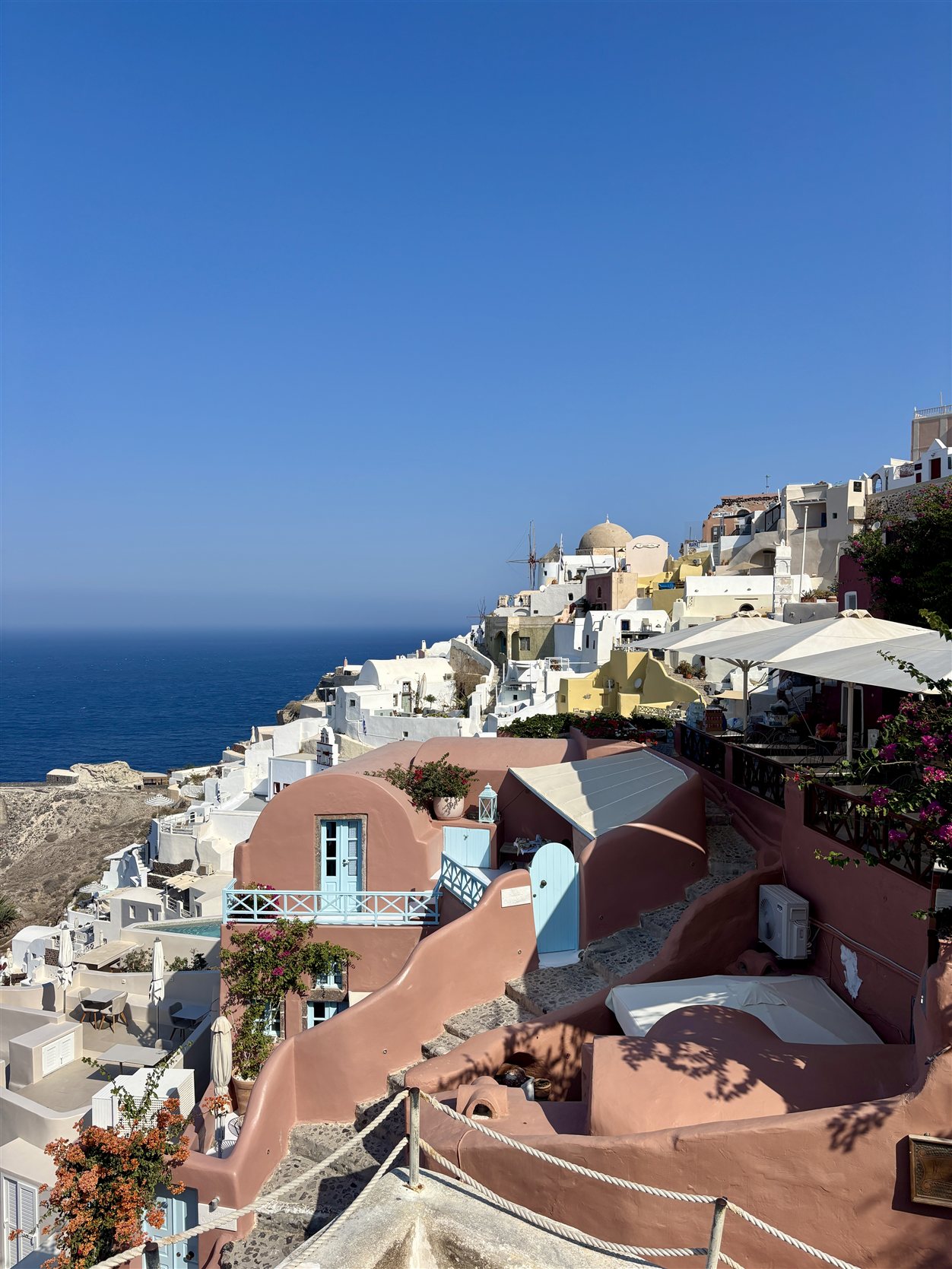 Uitzicht over Oia vanaf een terras, Santorini
