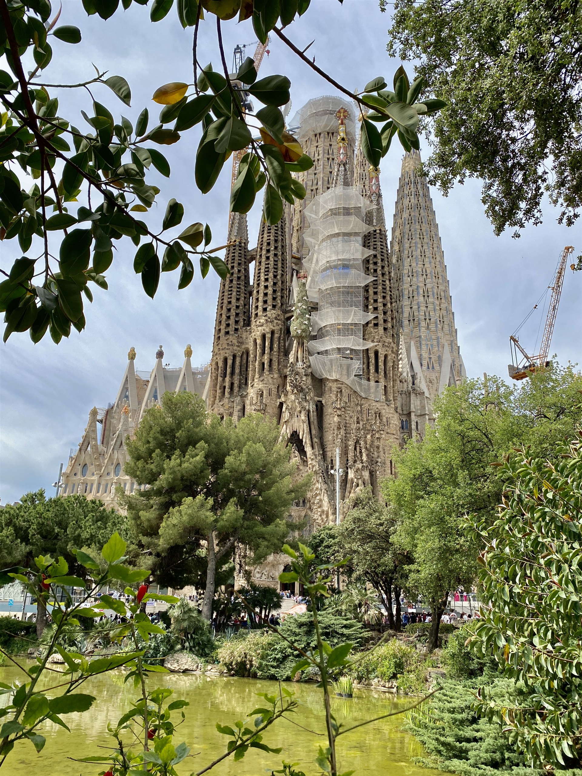 Sagrada Fam&iacute;lia vanuit het park, Barcelona