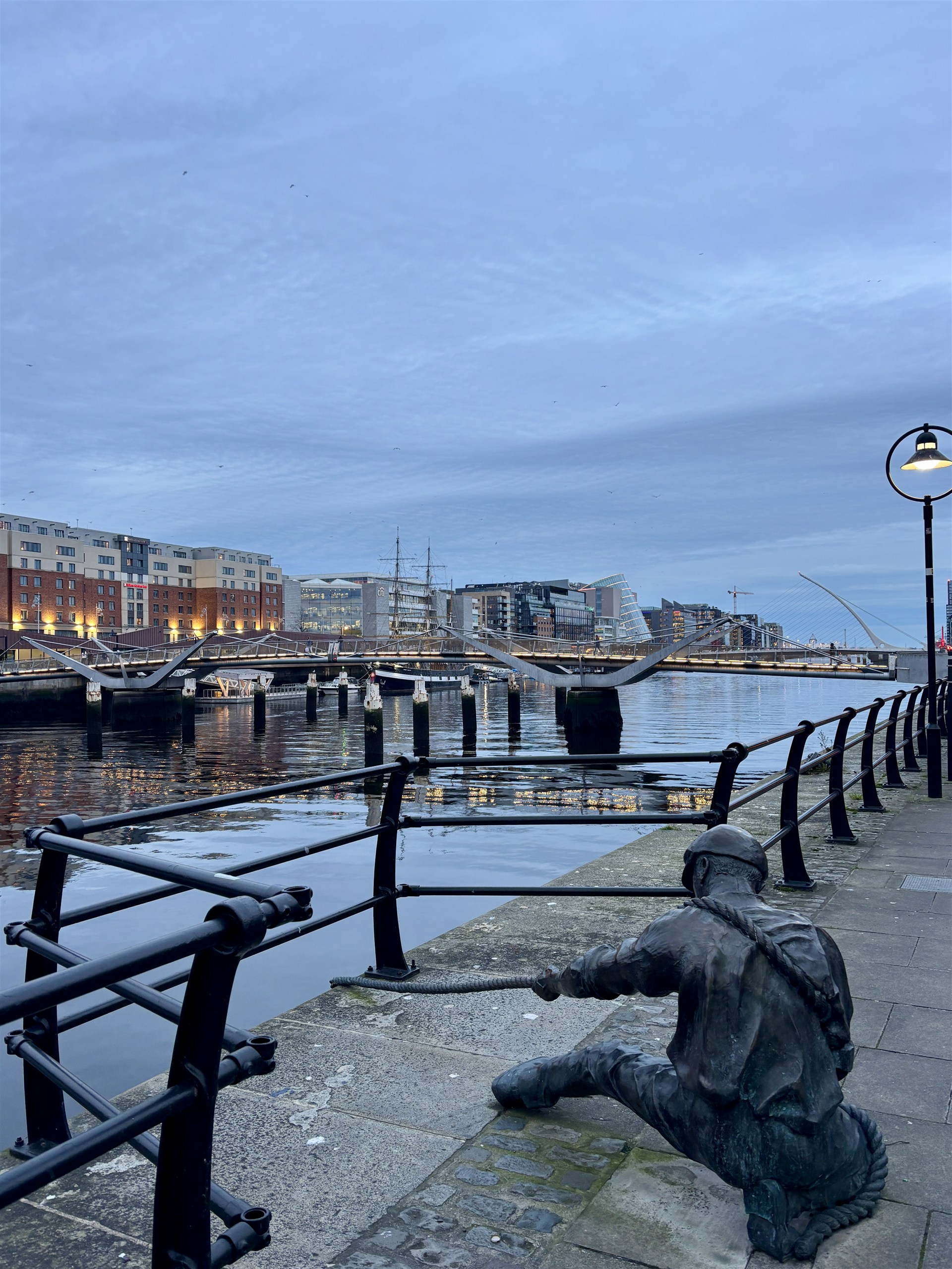 The Linesman-standbeeld, Dublin