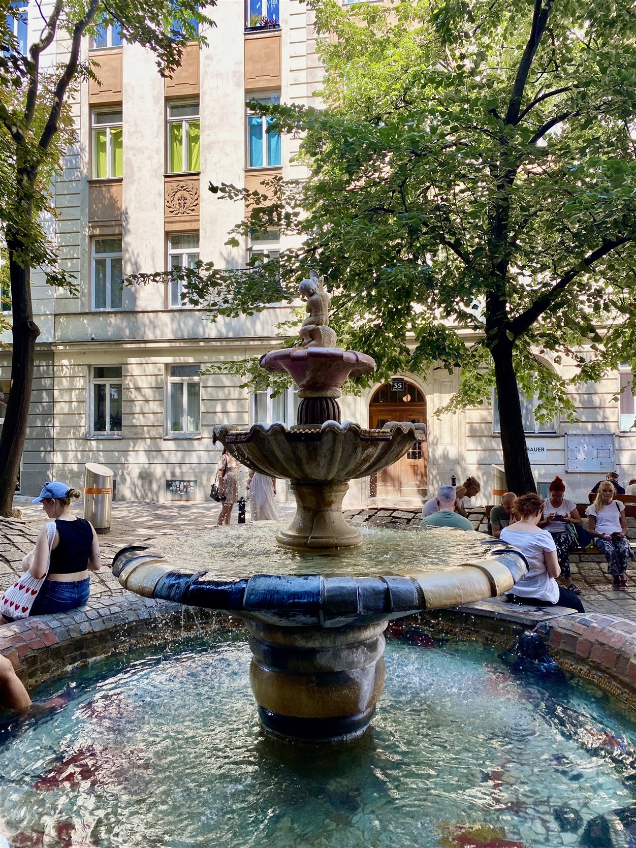Fontein op een plein, Wenen
